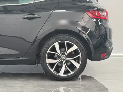 Renault Mégane 2019 - 15990 EUR, 111900 km - 111900km - foto 19 de 28