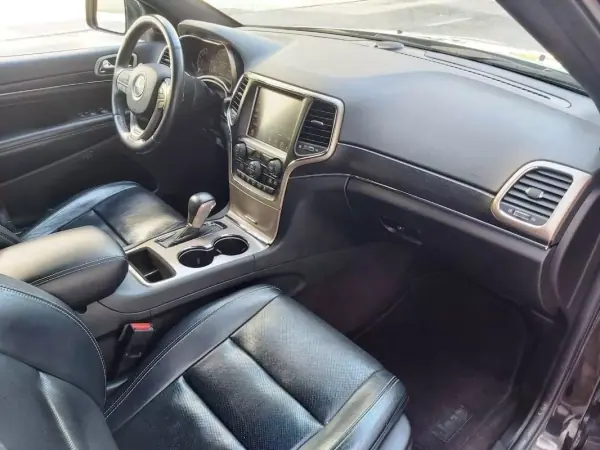 Jeep Grand Cherokee 2016 - 34950 EUR, 135350 km - AUTO.MOTO.pt - 135350km - foto 24 de 60