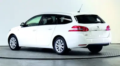 Peugeot 308 SW 2016 - 11890 EUR, 111000 km - AUTO.MOTO.pt - 111000km - foto 3 de 12