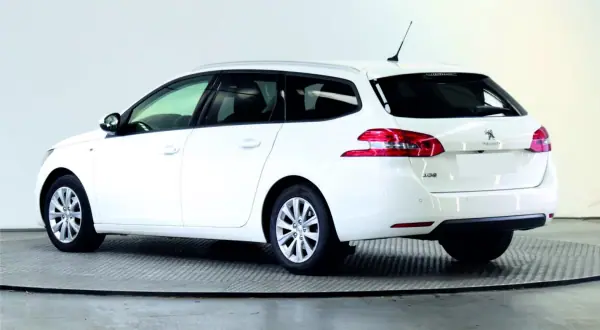 Peugeot 308 SW 2016 - 11890 EUR, 111000 km - AUTO.MOTO.pt - 111000km - foto 3 de 12
