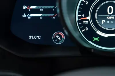 Aston Martin V8 Vantage Coupe 2019 - 144950 EUR, 31000 km - 31000km - foto 26 de 45