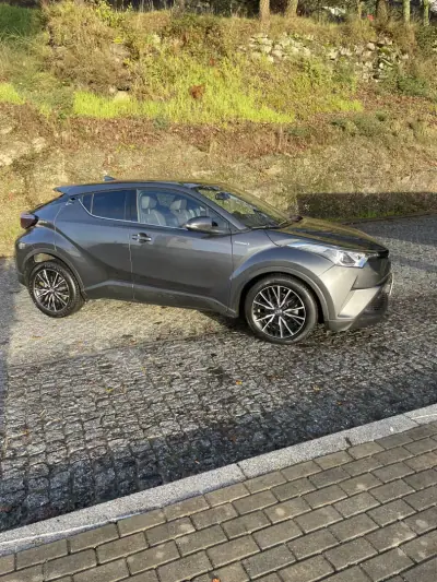 Toyota C-HR 2018 - 20500 EUR, 132797 km - AUTO.MOTO.pt - 132797km - foto 5 de 10