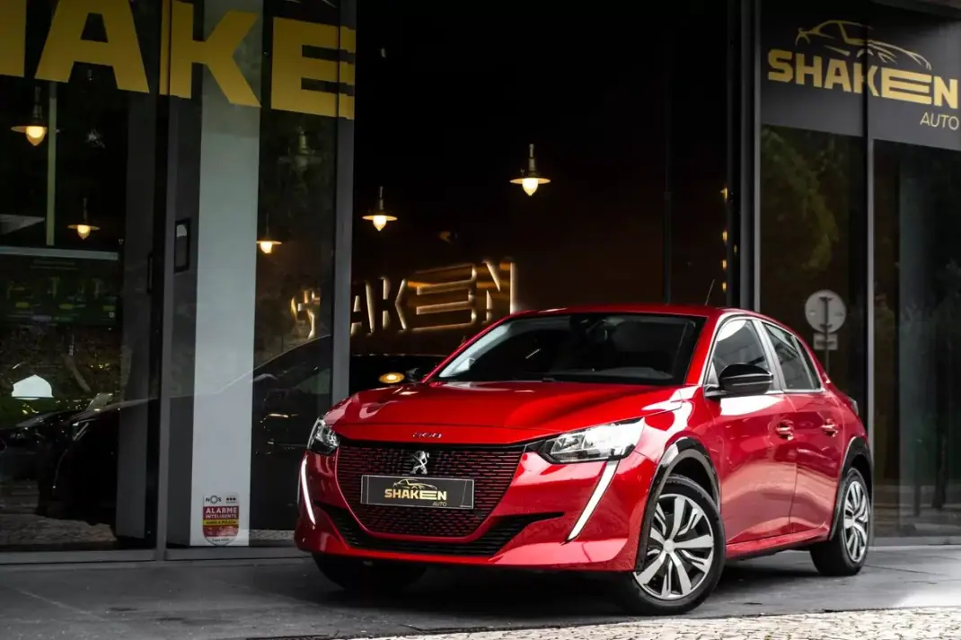 Peugeot e-208 2023 - 17800 EUR, 18457 km - AUTO.MOTO.pt - 18457km - foto 1 de 41