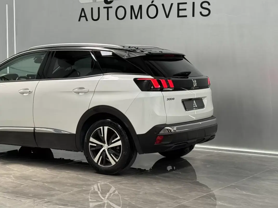 Peugeot 3008 2019 - 17490 EUR, 92000 km - AUTO.MOTO.pt - 92000km - foto 7 de 22