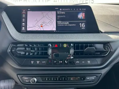 BMW 118 2020 - 22800 EUR, 116000 km - AUTO.MOTO.pt - 116000km - foto 14 de 15