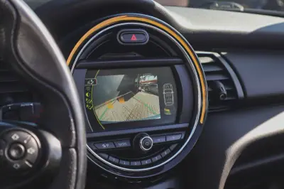 MINI One 2018 - 18980 EUR, 61420 km - AUTO.MOTO.pt - 61420km - foto 25 de 30