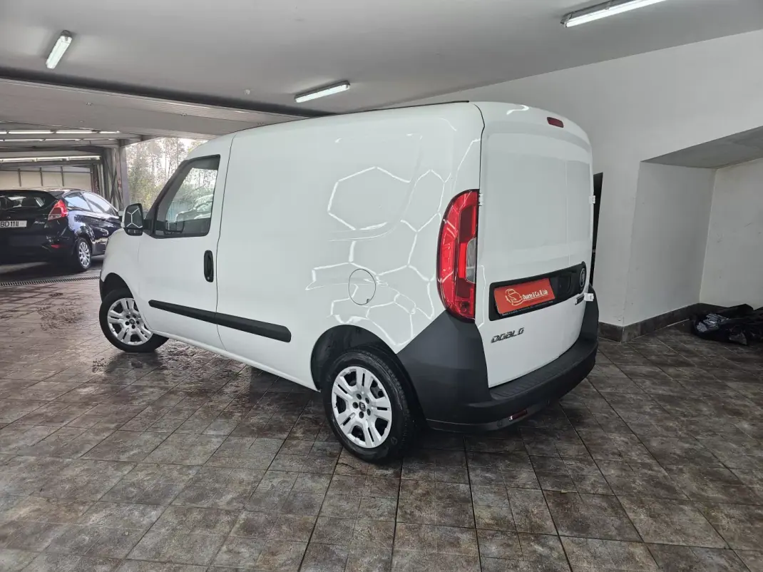 Fiat DOBLO CARGO 1.3 MULTIJET EASY 2018 - 10250 EUR, 177400 km - AUTO.MOTO.pt - 177400km - foto 8 de 26