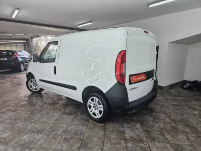 Fiat DOBLO CARGO 1.3 MULTIJET EASY 2018 - 10250 EUR, 177400 km - AUTO.MOTO.pt - 177400km - foto 8 de 26