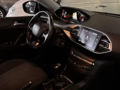 Peugeot 308 SW 2020 - 13490 EUR, 122100 km - AUTO.MOTO.pt - 122100km - foto 34 de 34