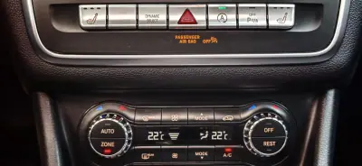 Mercedes-Benz CLA 220 2017 - 21990 EUR, 170144 km - AUTO.MOTO.pt - 170144km - foto 31 de 39