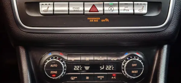 Mercedes-Benz CLA 220 2017 - 21990 EUR, 170144 km - AUTO.MOTO.pt - 170144km - foto 31 de 39