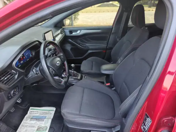 Ford Focus 2023 - 17750 EUR, 76000 km - AUTO.MOTO.pt - 76000km - foto 5 de 39