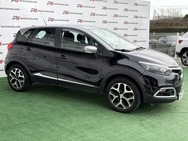 Renault Captur 2016 - 12990 EUR, 142000 km - AUTO.MOTO.pt - 142000km - foto 5 de 23