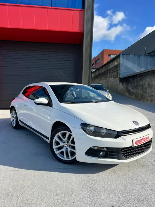 Volkswagen Scirocco 2009 - 12500 EUR, 167538 km - AUTO.MOTO.pt - 167538km - foto 5 de 13