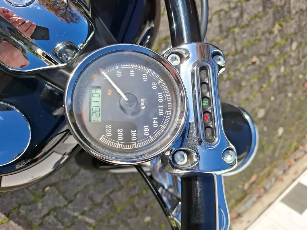Harley-Davidson Softail® Breakout® 2016 - 14800 EUR, 11330 km - AUTO.MOTO.pt - 11330km - foto 3 de 5