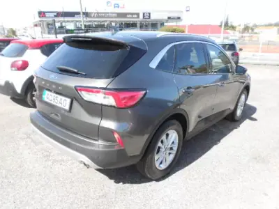 Ford Kuga 2022 - 21500 EUR, 31990 km - AUTO.MOTO.pt - 31990km - foto 6 de 14