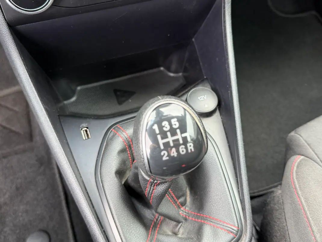 Ford Fiesta 2022 - 14590 EUR, 61000 km - AUTO.MOTO.pt - 61000km - foto 13 de 15