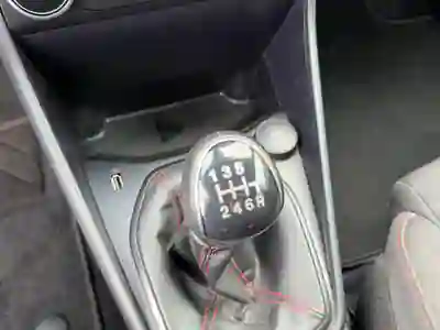 Ford Fiesta 2022 - 14590 EUR, 61000 km - AUTO.MOTO.pt - 61000km - foto 13 de 15