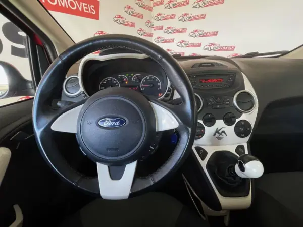 Ford KA 2015 - 7500 EUR, 121750 km - AUTO.MOTO.pt - 121750km - foto 21 de 45