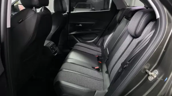 Peugeot 3008 2017 - 14990 EUR, 91000 km - AUTO.MOTO.pt - 91000km - foto 24 de 48