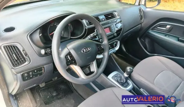 Kia Rio 2016 - 9450 EUR, 58085 km - AUTO.MOTO.pt - 58085km - foto 10 de 27