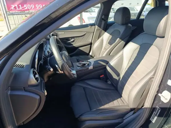 Mercedes-Benz C 300 2020 - 27000 EUR, 160000 km - AUTO.MOTO.pt - 160000km - foto 9 de 25