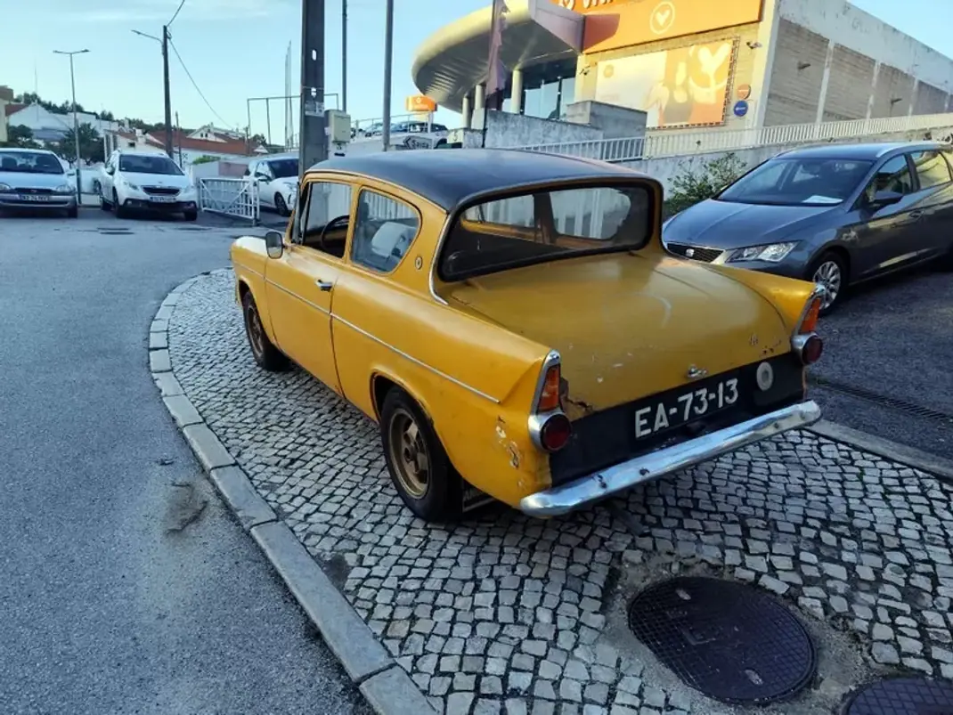 Ford Anglia 1960 - 5000 EUR, 14000 km - AUTO.MOTO.pt - 14000km - foto 5 de 30