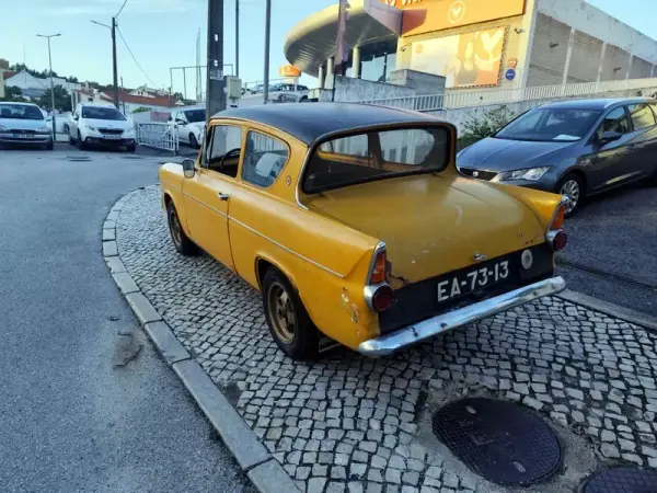 Ford Anglia 1960 - 5000 EUR, 14000 km - AUTO.MOTO.pt - 14000km - foto 5 de 30