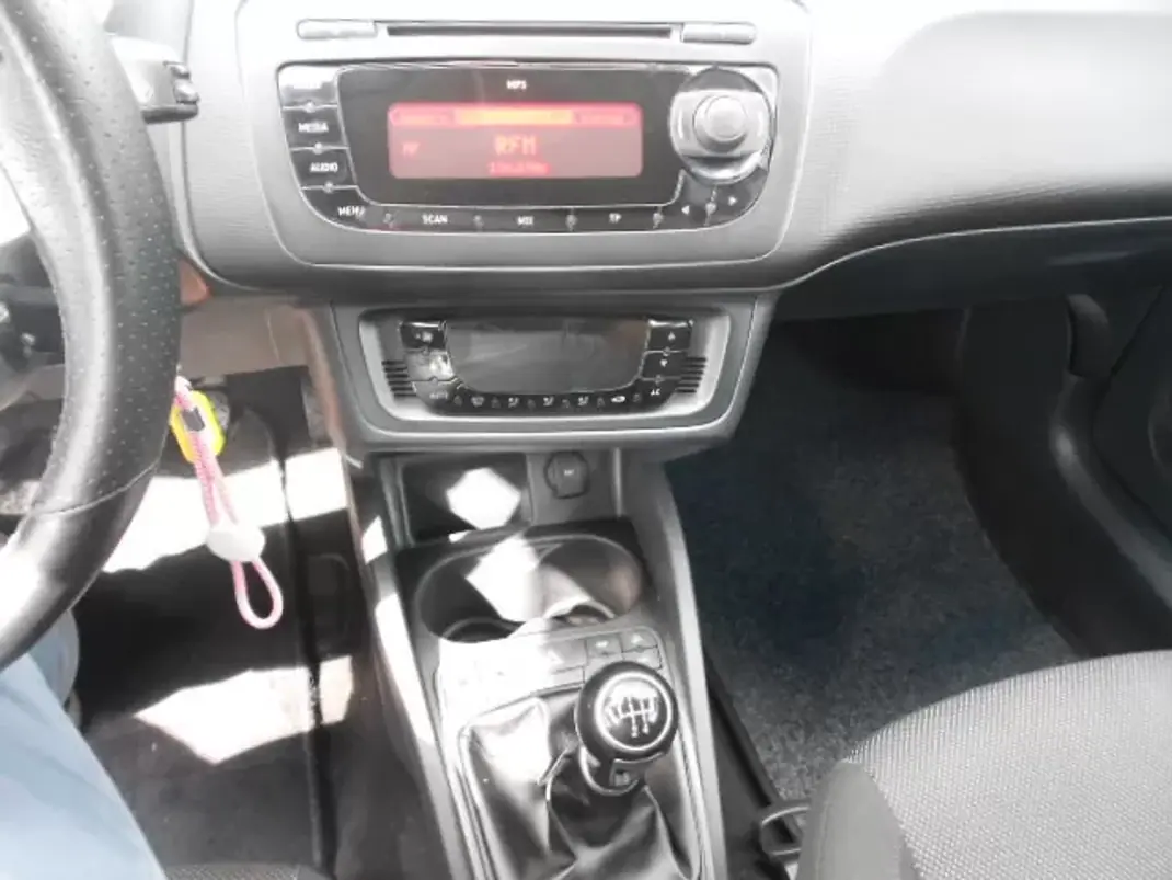 SEAT Ibiza 2008 - 6900 EUR, 349713 km - AUTO.MOTO.pt - 349713km - foto 14 de 14