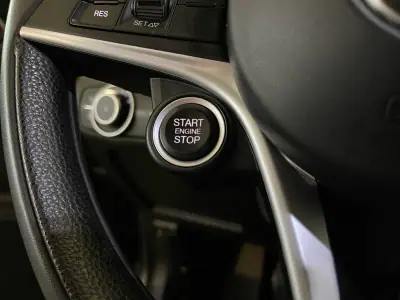 Alfa Romeo Giulia 2016 - 18500 EUR, 153000 km - AUTO.MOTO.pt - 153000km - foto 20 de 35