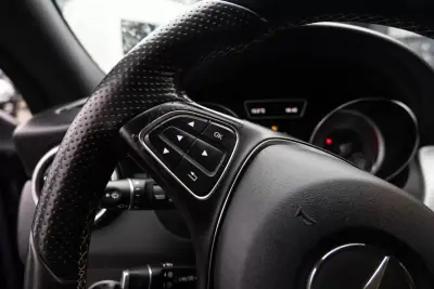 Mercedes-Benz CLA 180 2015 - 15900 EUR, 158000 km - AUTO.MOTO.pt - 158000km - foto 21 de 26