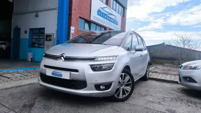 Citroën C4 Grand Picasso 2015 - 10900 EUR, 190000 km - AUTO.MOTO.pt - 190000km - foto 13 de 20