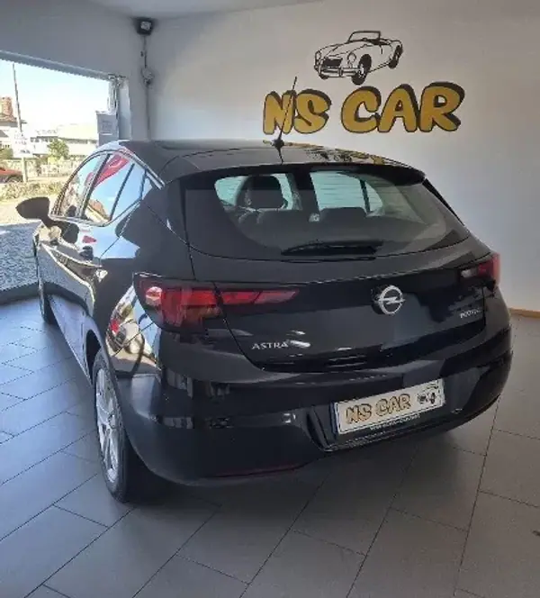 Opel Astra 2018 — foto 3 de 8