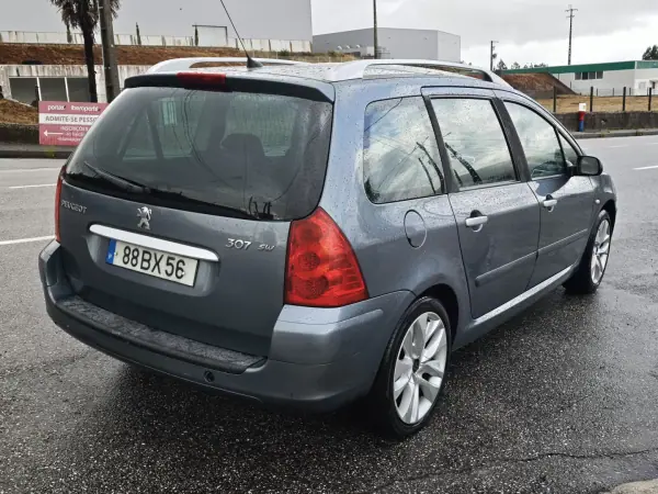 Peugeot 307 1.6 HDi Executive 2006 Diesel — 309 000 km Peugeot 307 1.6 HDi Executive 2006 Diesel