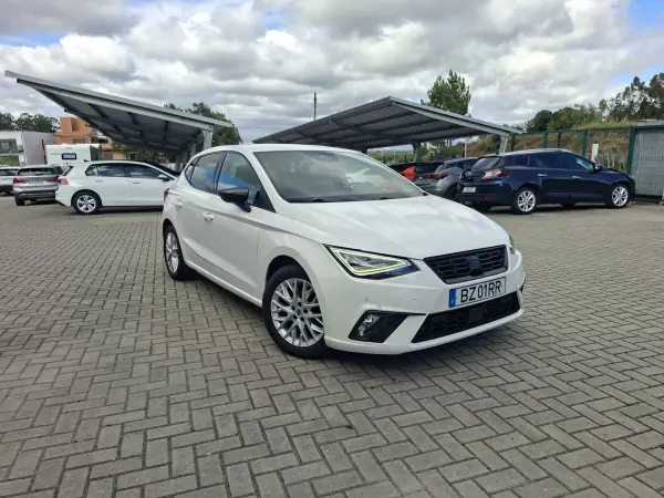SEAT Ibiza 2022 - 17250 EUR, 70500 km - AUTO.MOTO.pt - 70500km - foto 4 de 31