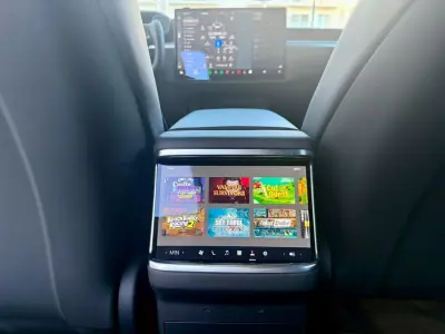 Tesla Model X 2023 - 81890 EUR, 49000 km - AUTO.MOTO.pt - 49000km - foto 35 de 47