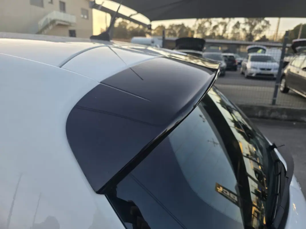 Peugeot 208 2016 - 13990 EUR, 163000 km - AUTO.MOTO.pt - 163000km - foto 13 de 31