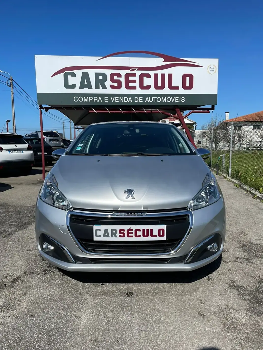 Peugeot 208 2018 - 12950 EUR, 88200 km - AUTO.MOTO.pt - 88200km - foto 4 de 17
