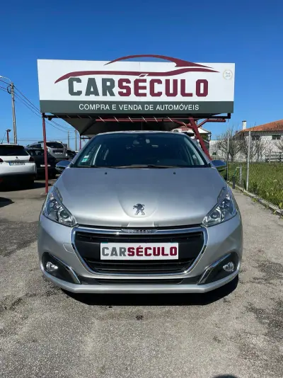 Peugeot 208 2018 - 12950 EUR, 88200 km - AUTO.MOTO.pt - 88200km - foto 4 de 17