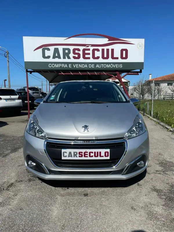 Peugeot 208 2018 - 10250 EUR, 88200 km - AUTO.MOTO.pt - 88200km - foto 4 de 17