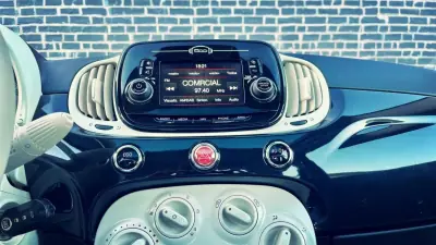 Fiat 500 2018 - 11900 EUR, 144000 km - AUTO.MOTO.pt - 144000km - foto 8 de 18