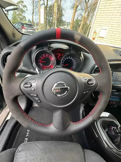 Nissan Juke 2014 - 16700 EUR, 114700 km - AUTO.MOTO.pt - 114700km - foto 9 de 13