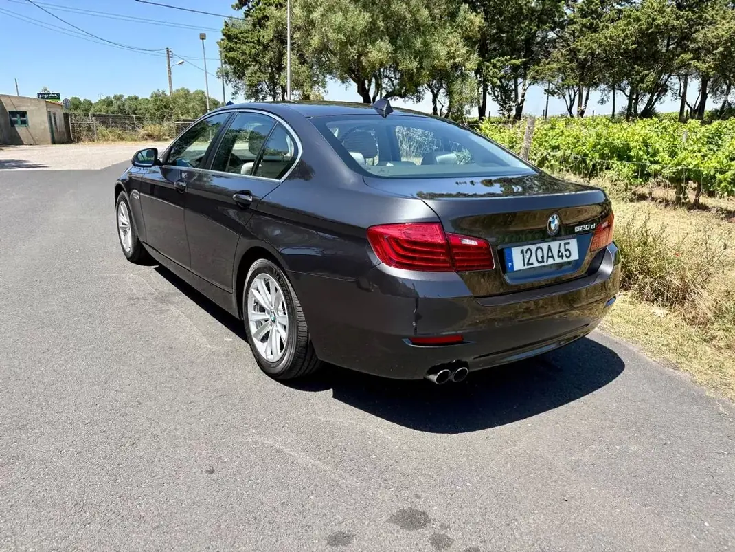 BMW 520 2015 - 21900 EUR, 56196 km - AUTO.MOTO.pt - 56196km - foto 5 de 24