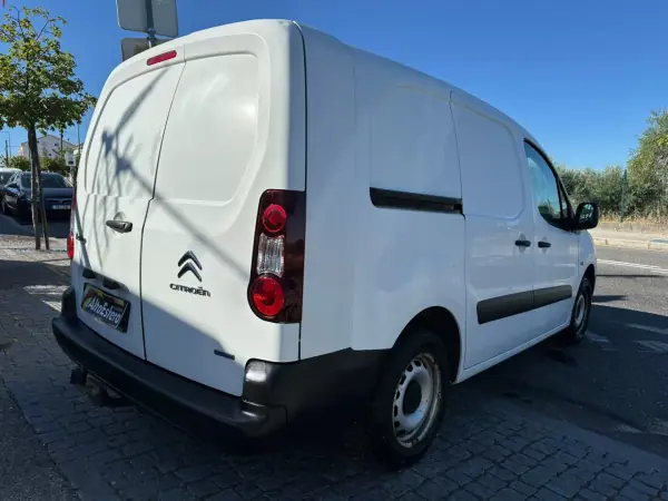 Citroën Berlingo 2016 - 12900 EUR, 101818 km - AUTO.MOTO.pt - 101818km - foto 6 de 27