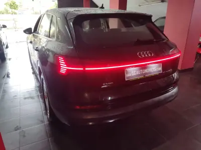 Audi e-tron 2020 - 25900 EUR, 87000 km - AUTO.MOTO.pt - 87000km - foto 15 de 17