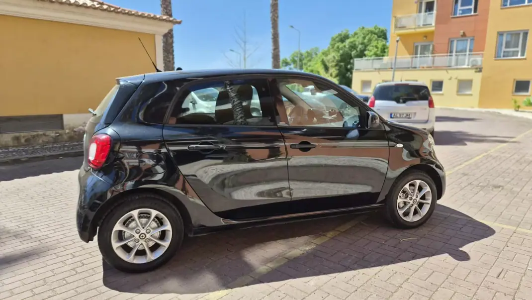Smart ForFour 2016 - 10980 EUR, 90000 km - AUTO.MOTO.pt - 90000km - foto 8 de 11