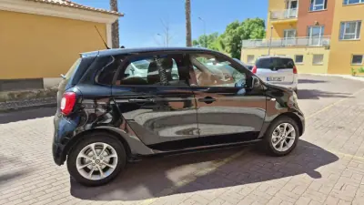 Smart ForFour 2016 - 10980 EUR, 90000 km - AUTO.MOTO.pt - 90000km - foto 8 de 11