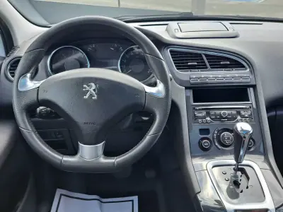 Peugeot 5008 2016 - 13450 EUR, 164950 km - AUTO.MOTO.pt - 164950km - foto 12 de 47