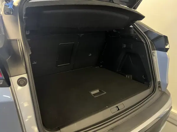 Peugeot 3008 2018 - 18490 EUR, 170000 km - AUTO.MOTO.pt - 170000km - foto 42 de 44