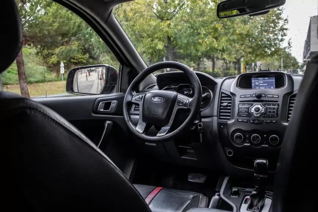Ford Ranger 2014 - 24900 EUR, 174229 km - AUTO.MOTO.pt - 174229km - foto 33 de 39
